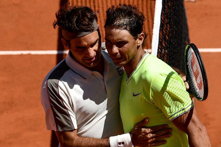 Rafael Nadal y Roger Federer. (AFP)