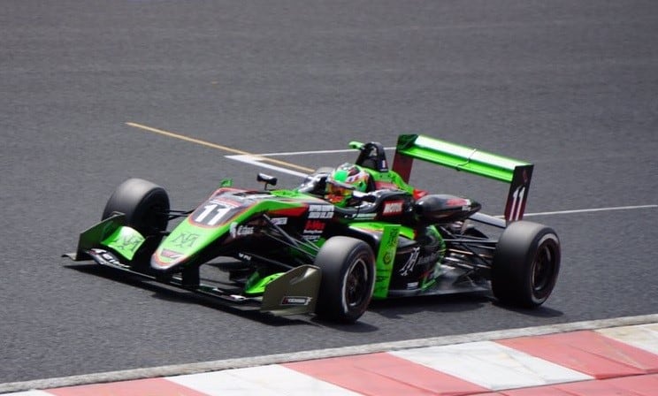 Fenestraz y el Dallara F314, con motorización Spiess A41, del team B-Max Racing with motopark F3.