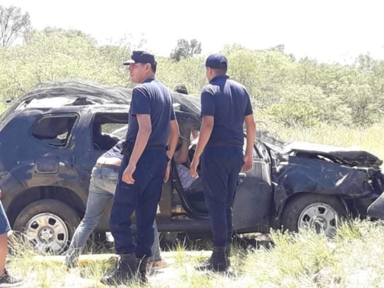 Viajaban en una Renault Duster junto a otras tres personas, entre ellas un niño de 4 años. Foto: Policía de San Luis.