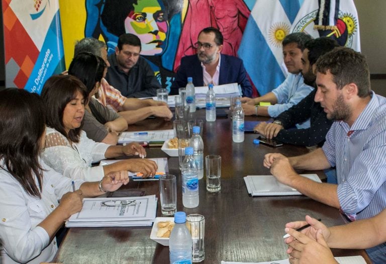 El concejal Lisandro Aguiar, titular del cuerpo, presidió la reunión de Labor Parlamentaria.