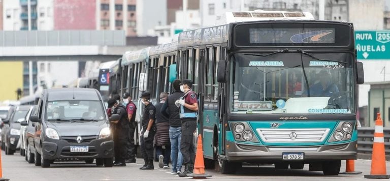 Se necesitará un nuevo permiso para transitar entre Capital y Provincia (Foto: EFE)