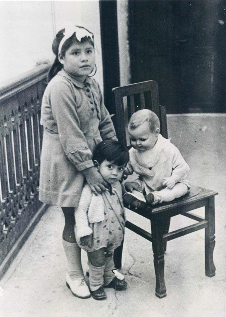 Lina Medina junto a su hijo y a su hermano (Foto: Archivo)