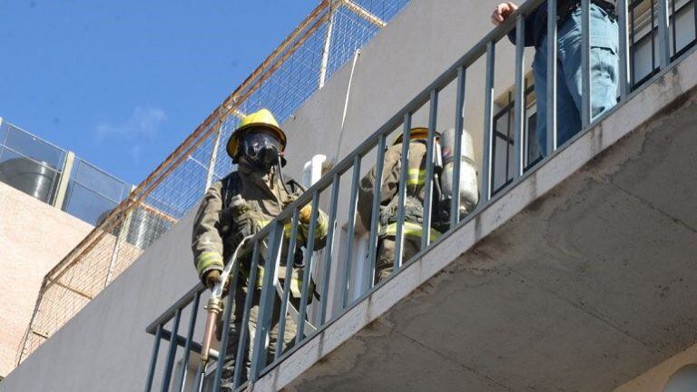 Incendio en Neuquén (lmneuquén, gentileza: Sebastián Fariña Petersen)