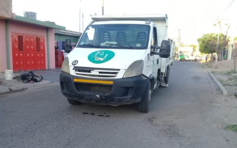 El camión de la Municipalidad de San Luis embistió el changuito donde iba la bebé.