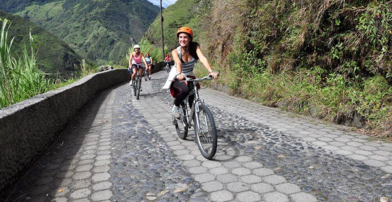 Baños de Agua Santa: La junga al pie de los volcanes