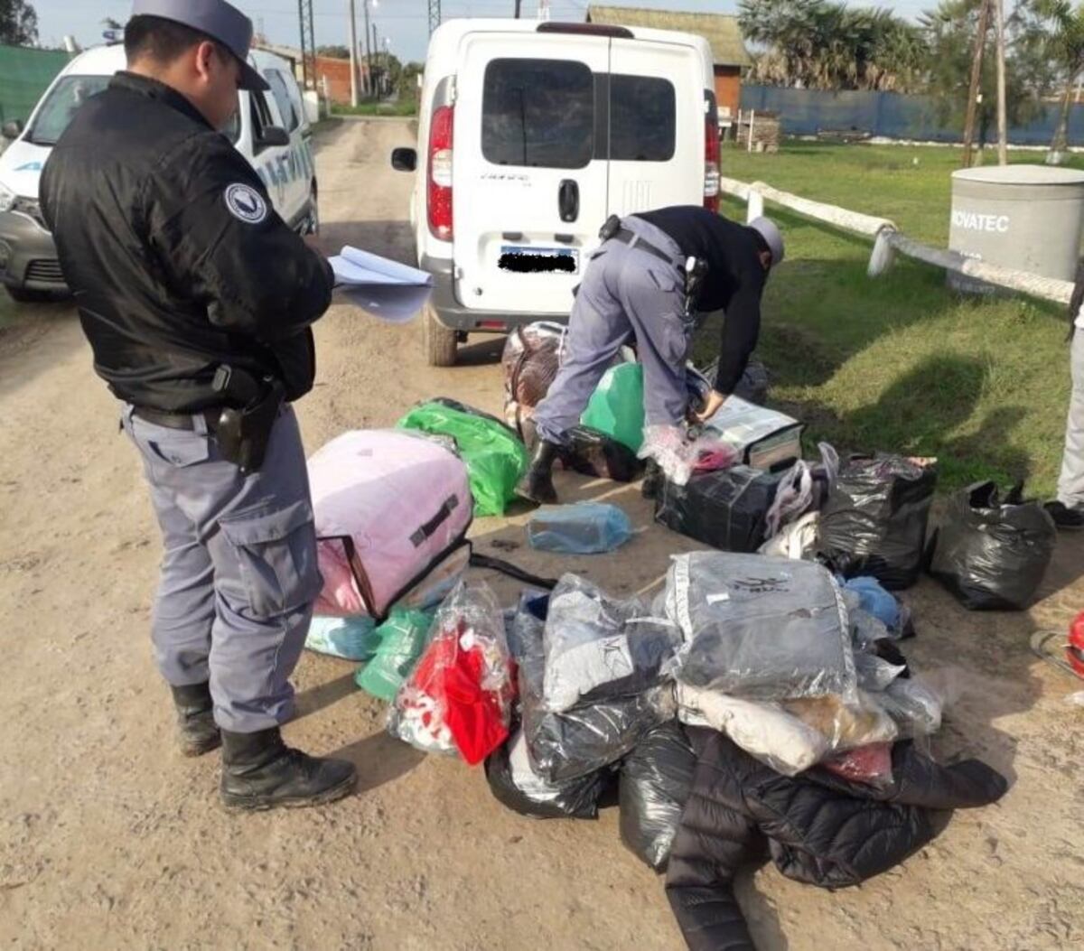Avenida Maradona: secuestran contrabando en dos vehículos