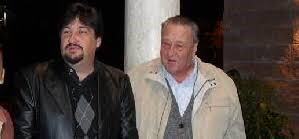 Don Ramón Closs, a la derecha, junto a su hijo, Maurice, exgobernador de Msiones y actual senador nacional. (WEB)