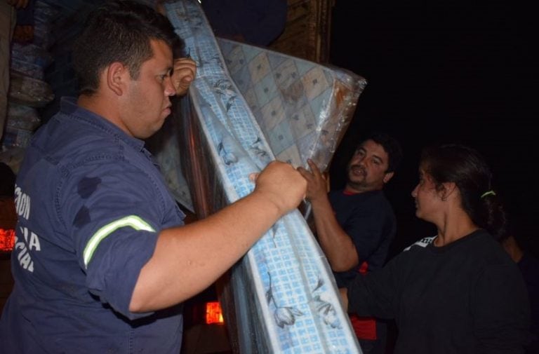 Asistencia por las inundaciones en Posadas. (Foto: Twitter)