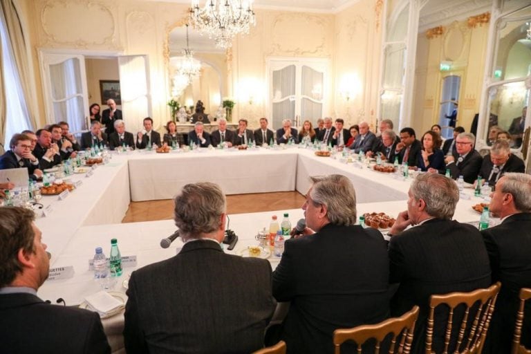 El presidente Alberto Fernández se reunió con empresarios franceses en París. (Presidencia)