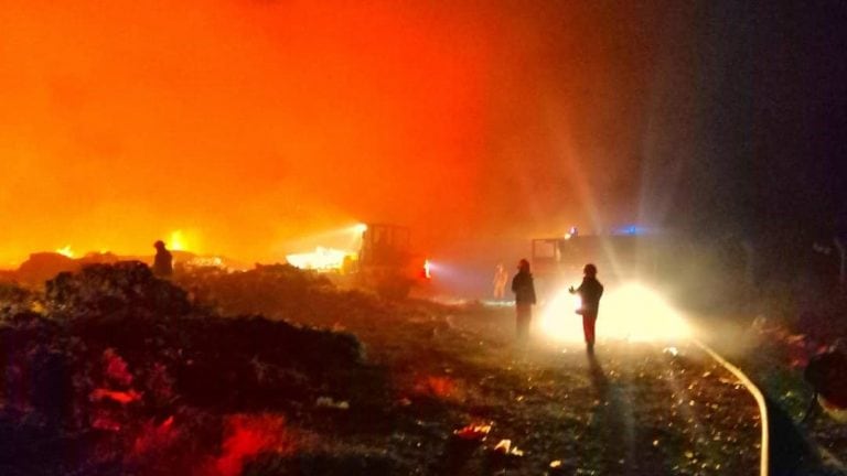 Incendio de magnitud en el Basural Municipal de Arroyito