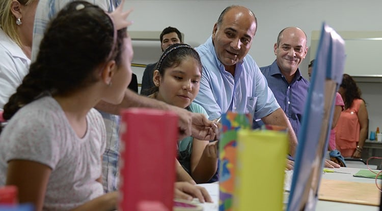 Juan Manzur en su visita al Ciidept. (Sec. de Estado de Comunicación Pública. Gobierno de Tucumán)