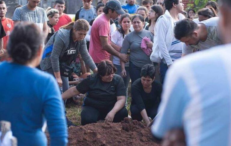 Despidieron los restos de Arnaldo Amarilla. (Foto: El Territorio)