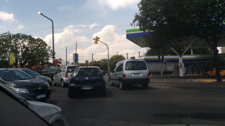 Sin semáforos en la ciudad de Córdoba por los cortes de luz.