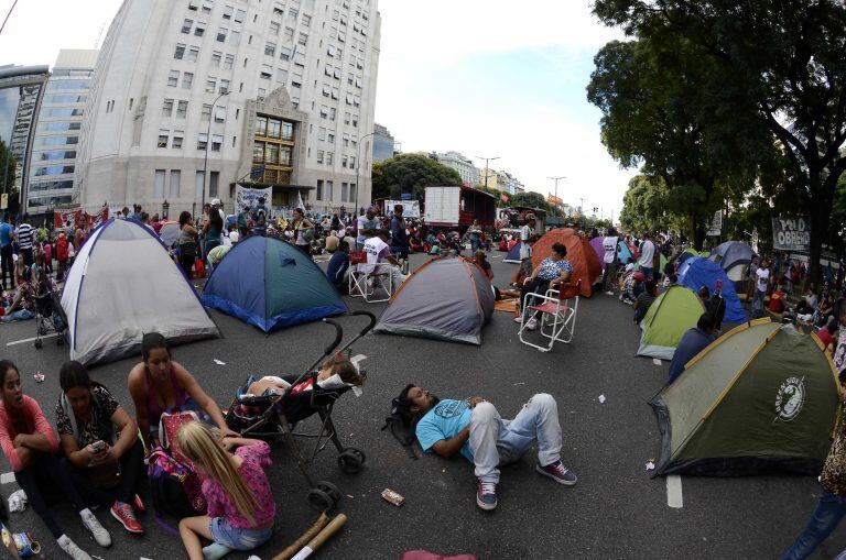 La Ciudad hizo la propuesta formal para la quita de planes sociales a piqueteros y el Gobierno Nacional debe responder.