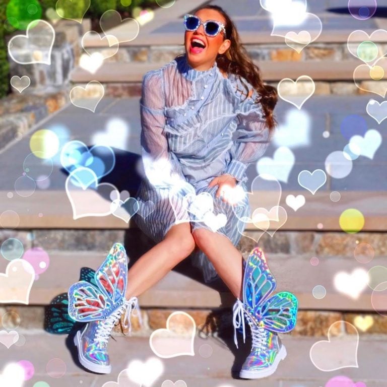 El look tornasolado de Thalia (Instagram)