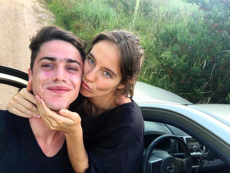 Francisco Stoessel junto a su novia