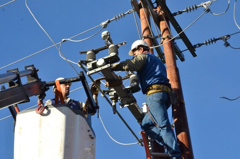 El primer aumento del servicio de energía eléctrica será en enero de 2020.