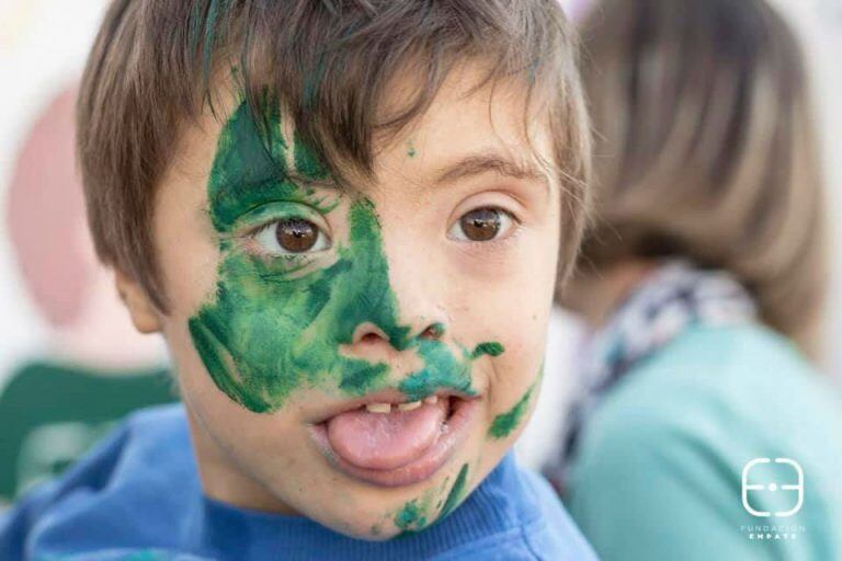 Fundación Empate y alumnos de cuarto año del Colegio Taborin realizaron un mural que abraza la inclusión.