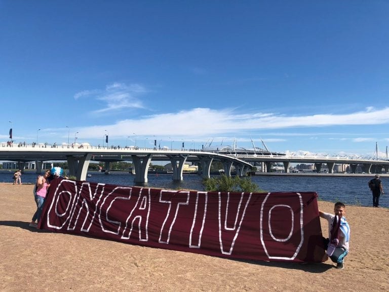 El aguante cordobés a la Selección en San Petersburgo.