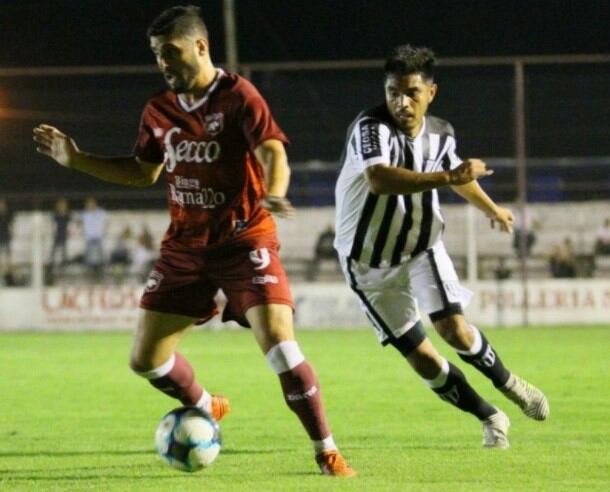 Gimnasia de Mendoza en su visita a Defensores de Belgrano de Villa Ramallo por el Federal A.