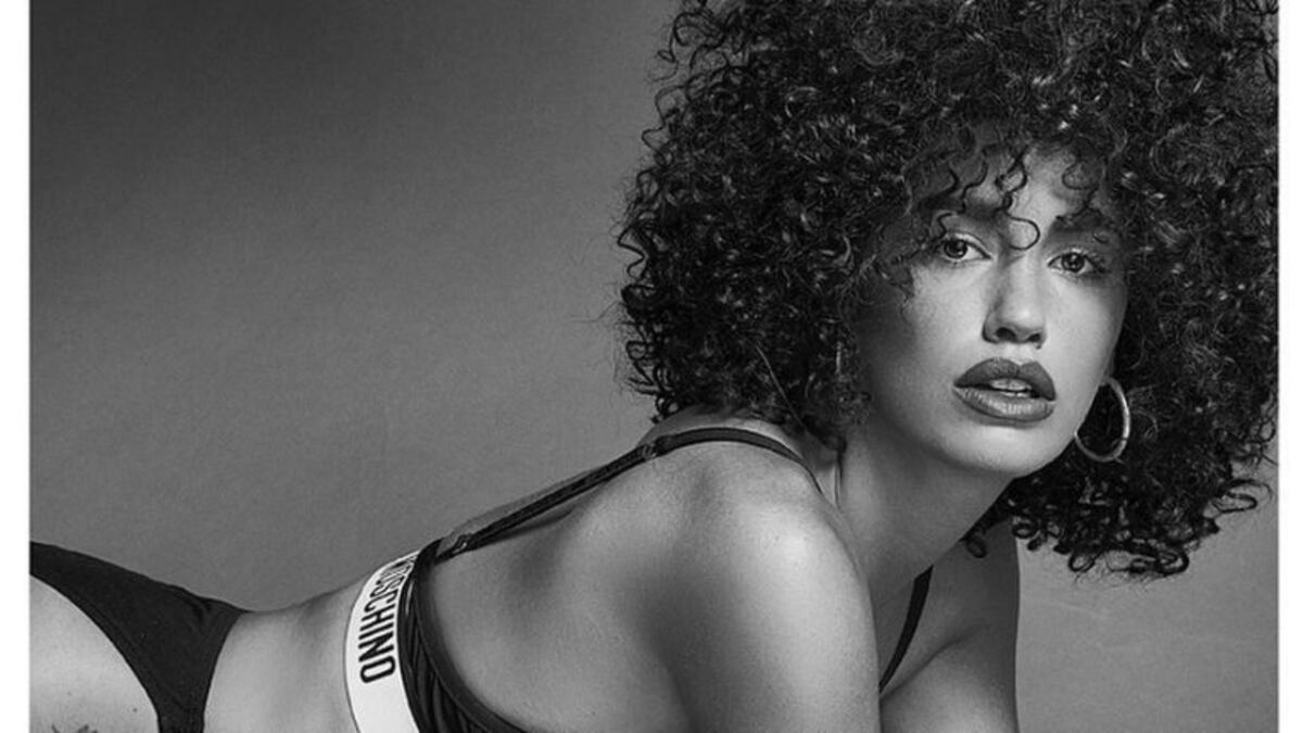Lali Espósito revolucionó las redes al pedirle a sus seguidores que titulen una foto suya
