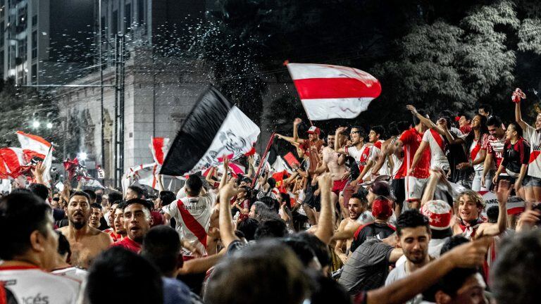 Festejos en Córdoba por River campeón.