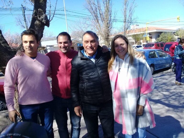 Abel Freidemberg fue a votar con los hijos.