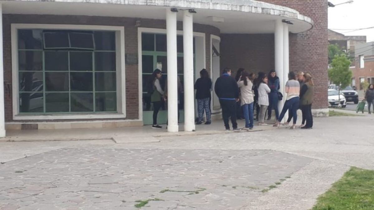Se firmó el contrato para la reconstrucción de la Escuela Nº 5