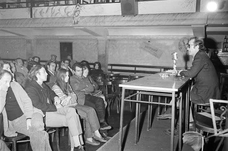 El argentino Rodolfo Walsh, ícono del periodismo de investigación en Latinoamérica, brinda una charla el 07/06/1972 en el Sindicato de Prensa de Mar del Plata, Argentina, en el marco del día del periodista.