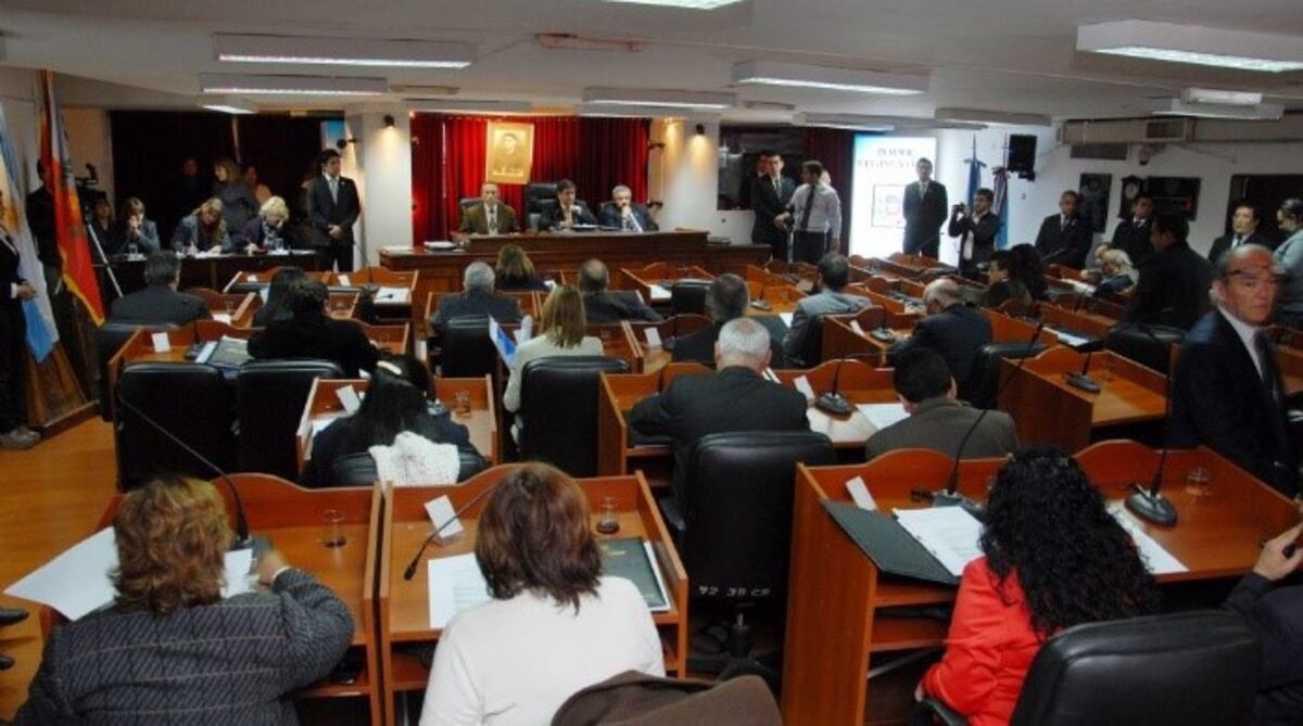 Buscan eliminar la reelección indefinida para todos los cargos electivos