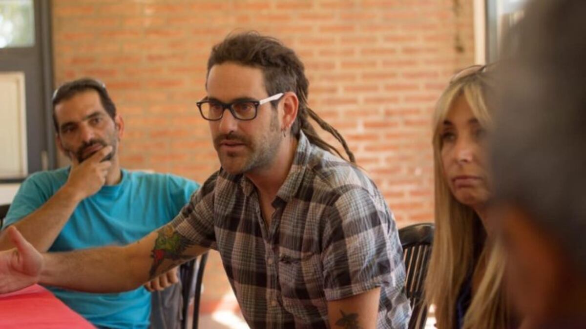 El intendente de Villa Ciudad Parque dice: "no toleran que los hippies gobiernen"