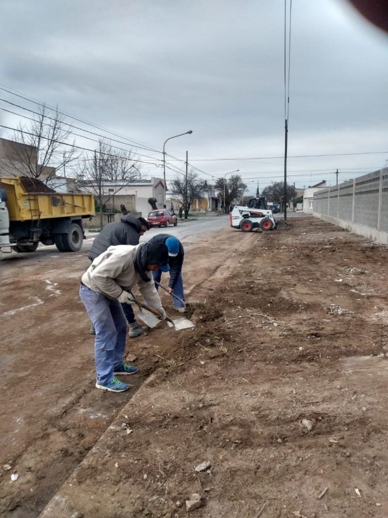 Trabajos sobre en la Escuela N 6 y sobre calle Lamadrid