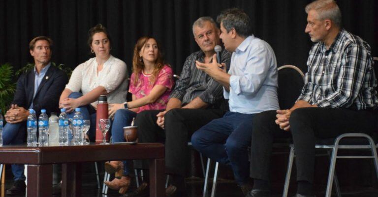 Facundo Manes le puso brillo al cierre de las Jornadas de Actualización en Ciencias del Movimiento.