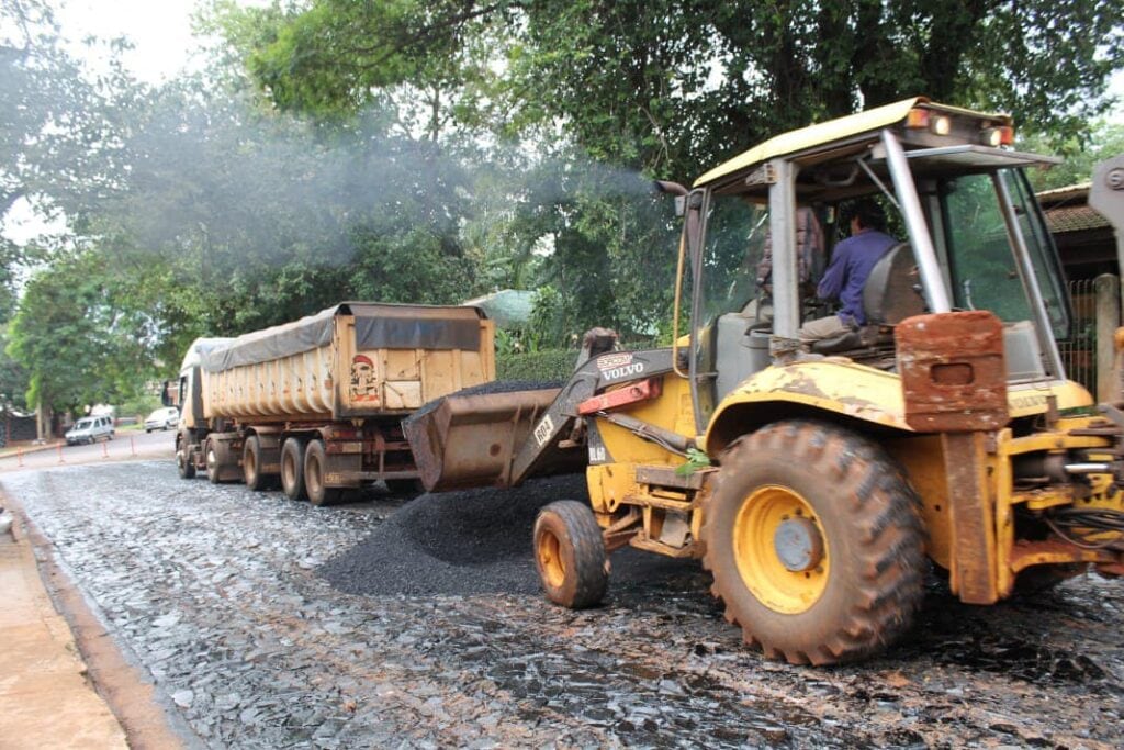 El Intendente de Puerto Iguazú supervisó las obras viales que se encuentran en ejecución.