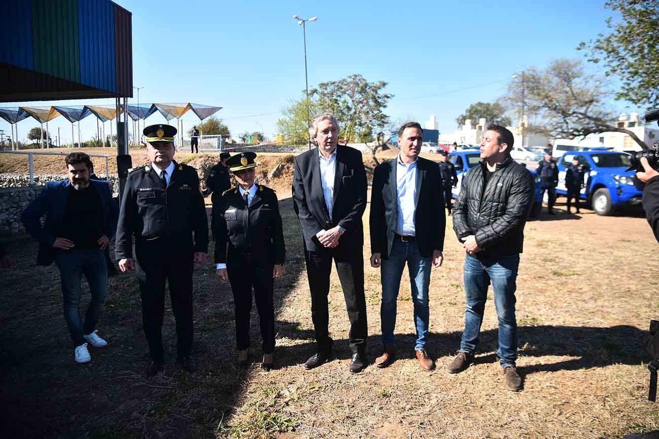 El ministro de Gobierno y Seguridad, Julián López, junto a la Jefa de policía, comisario general Lic. Liliana Rita Zárate Belletti presentarán nuevos vehículos equipados para tareas de prevención y seguridad en distritos de Capital. (Pedro Castillo / La Voz)