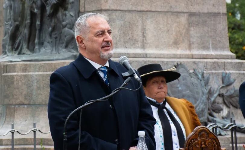 "Nos queda pendiente liberar nuestras queridas islas Malvinas, porque ahí todavía hay colonia, allí todavía no somos libres ni soberanos", dijo el ministro Gustavo Bouhid.