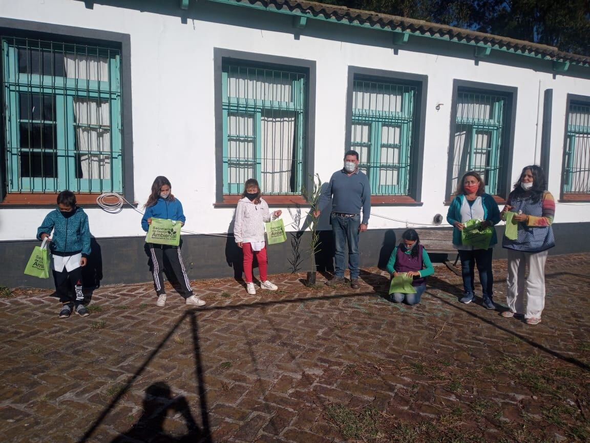 Charla sobre Gestión Ambiental en la escuela de La Sortija