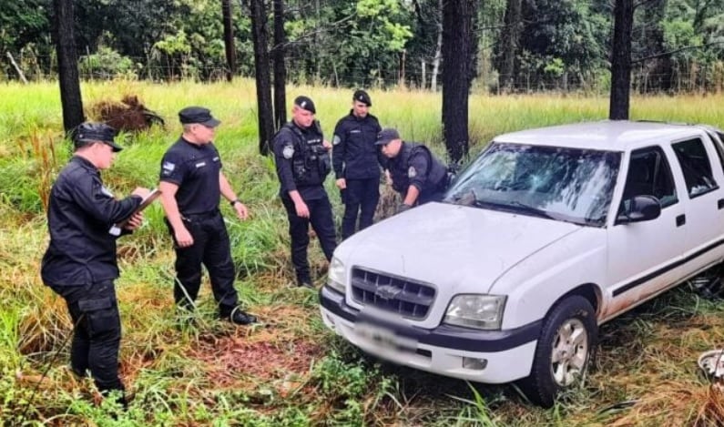 Recuperan una camioneta robada en Bernardo de Irigoyen.