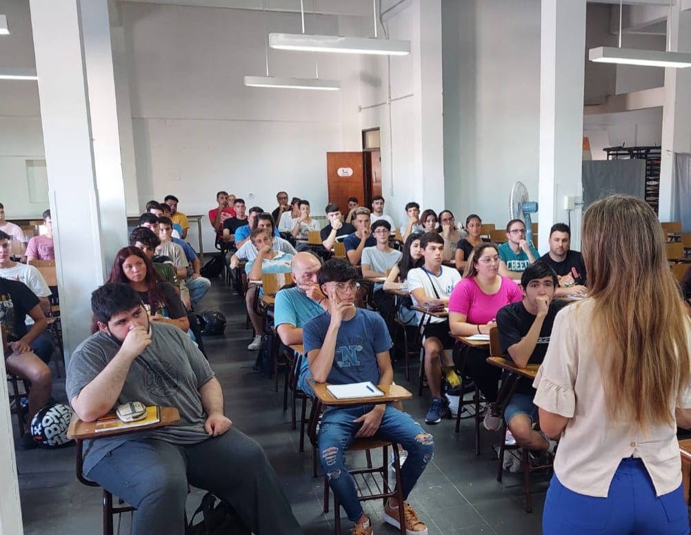 Tres Arroyos, inició el Curso de Ingreso de la Tecnicatura Universitaria en Desarrollo de Aplicaciones Informáticas en Cresta