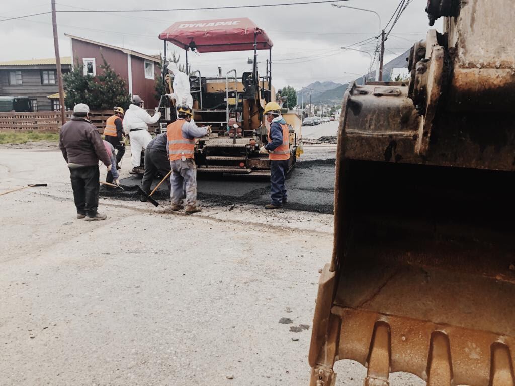 Autoridades del Municipio recorrieron las obras de repavimentación activas en la ciudad.