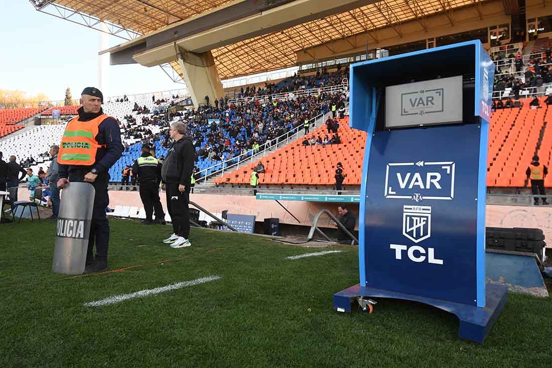 Para el partido entre Godoy Cruz y Boca, en el estadio Malvinas Argentinas estarán afectados 700 policías.