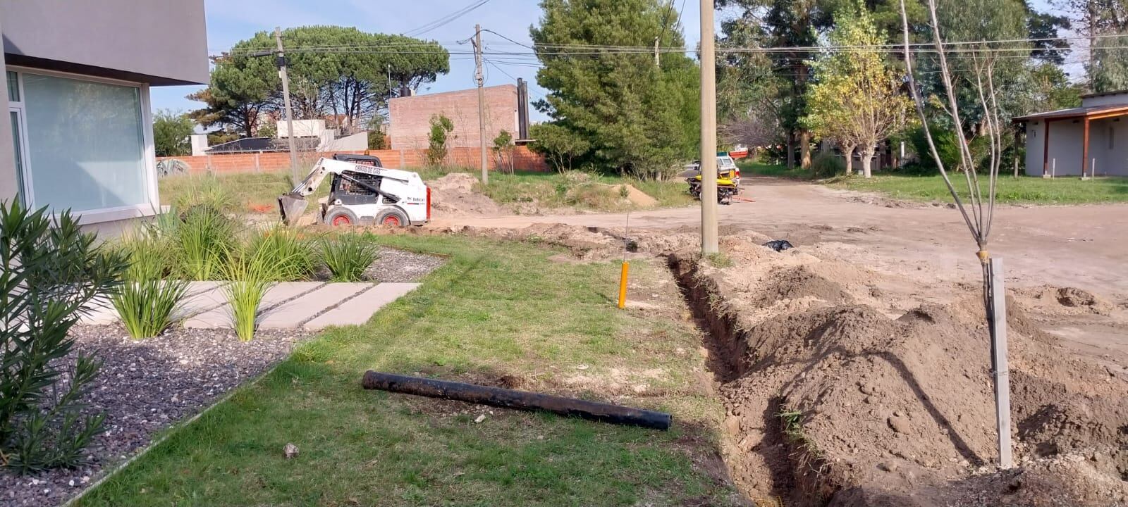 Continúan las obras de extensión de la red de gas en Claromecó