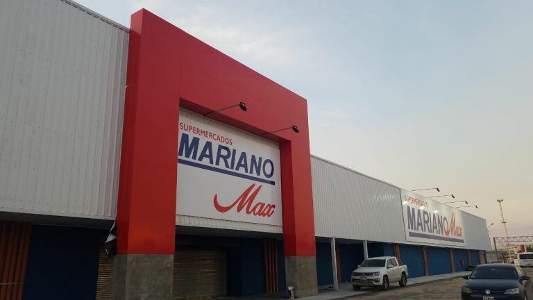 El supermercado recibirá dólares cara chica y grande. 