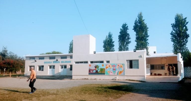 La Calera: Escuela M. Belgrano en  B° Cuesta Colorada