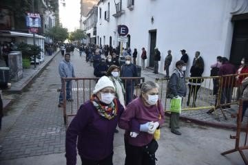 El desborde en un viernes caótico, con los jubilados expuestos.