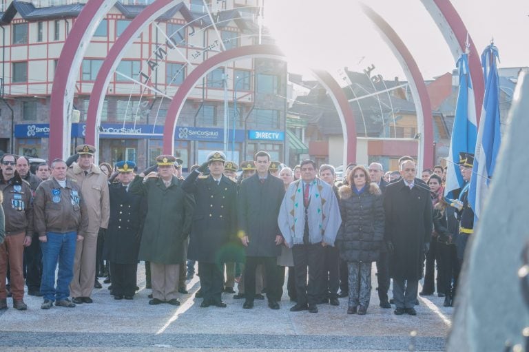 Homenaje en Plaza de Gendarmería Nacional al héroe salteño Martín Miguel de Güemes.