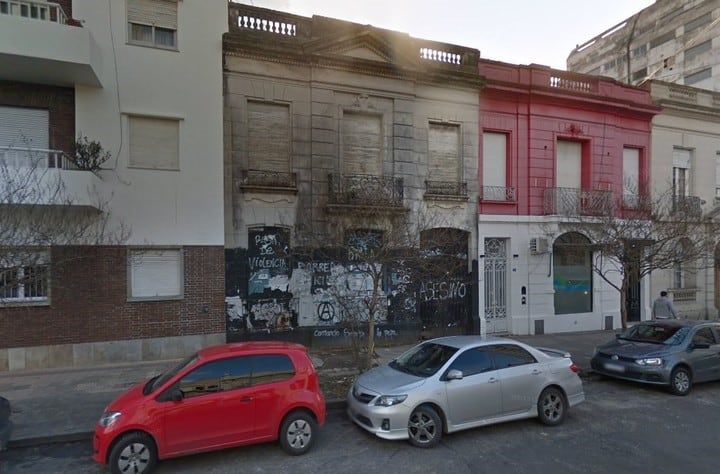 La casa esta en pleno centro de La Plata.