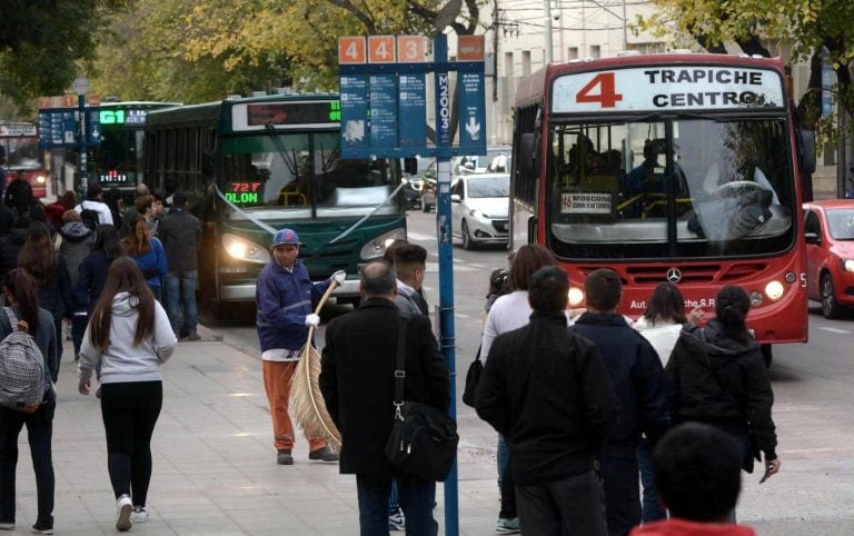 Los empresarios declararon que los colectivos consumen 42 litros de gasoil cada 100 kilómetros.