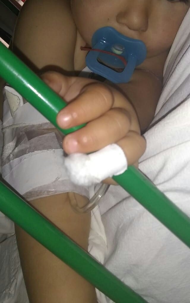 Hoy, Jeremías continúa en terapia intermedia en el Hospital de Niños.,