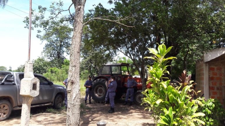 Un comisario y varios oficiales llegaron desde Laguna Blanca al campo de Riquelme